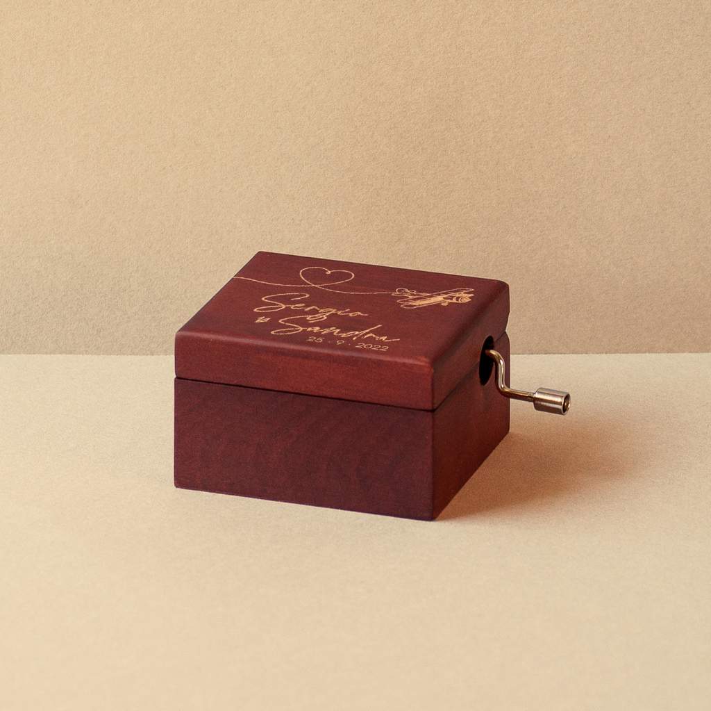 Caja de música pequeña de madera lacada Harold